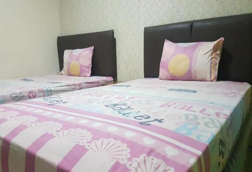 Spot On 91105 Hotel Salsabila