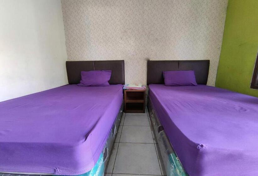 Spot On 91105 Hotel Salsabila