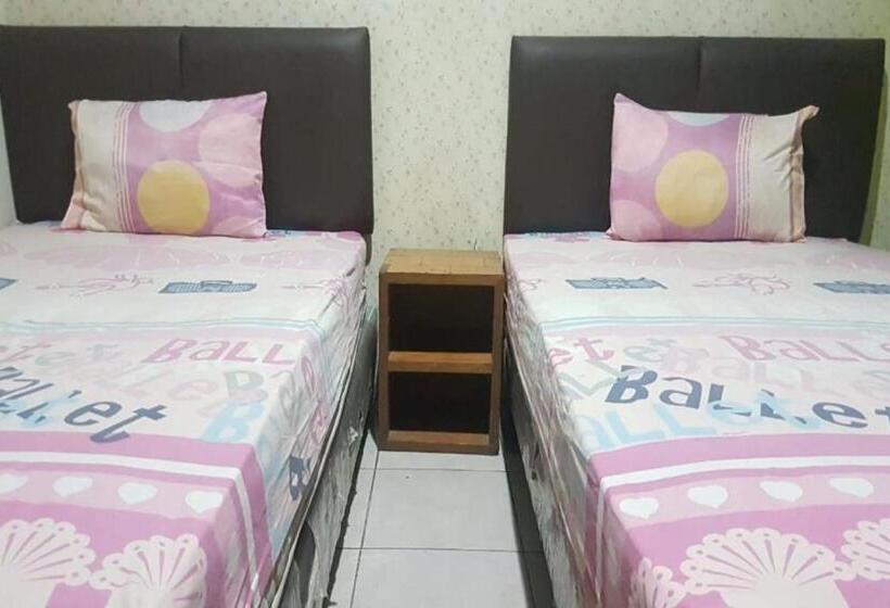 Spot On 91105 Hotel Salsabila