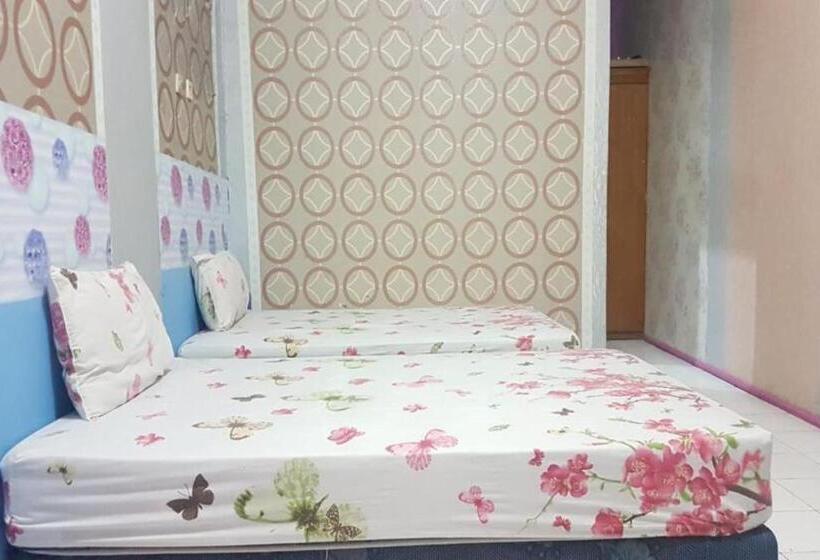 Spot On 91105 Hotel Salsabila