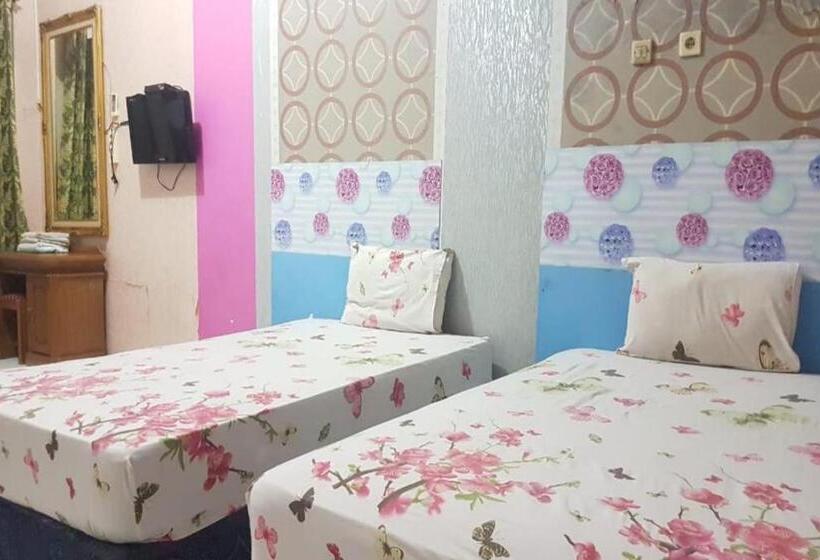 Spot On 91105 Hotel Salsabila