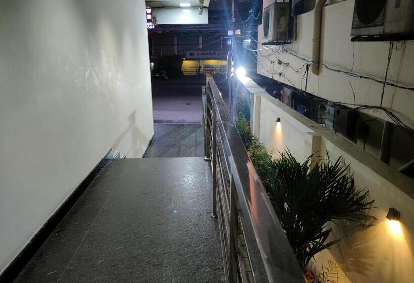 בית מלון כפרי Medley Regency