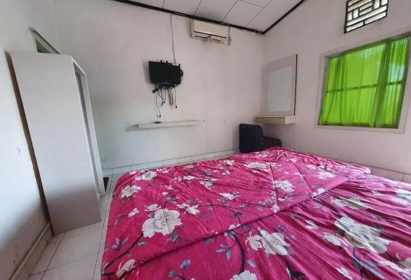 ホテル Oyo 91077 Losmen Bunda Arema