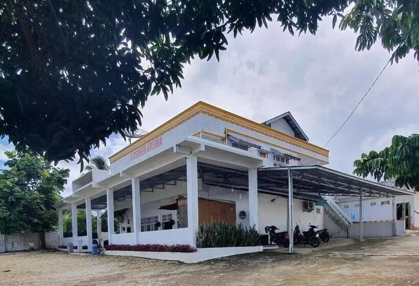 ホテル Oyo 91077 Losmen Bunda Arema