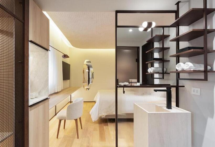 Qoya Hotel Curitiba, Curio Collection By Hilton