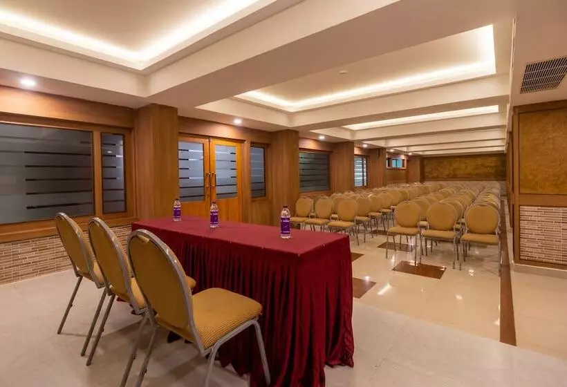 Zip By Spree Hotels Mangala Towers Thrissur