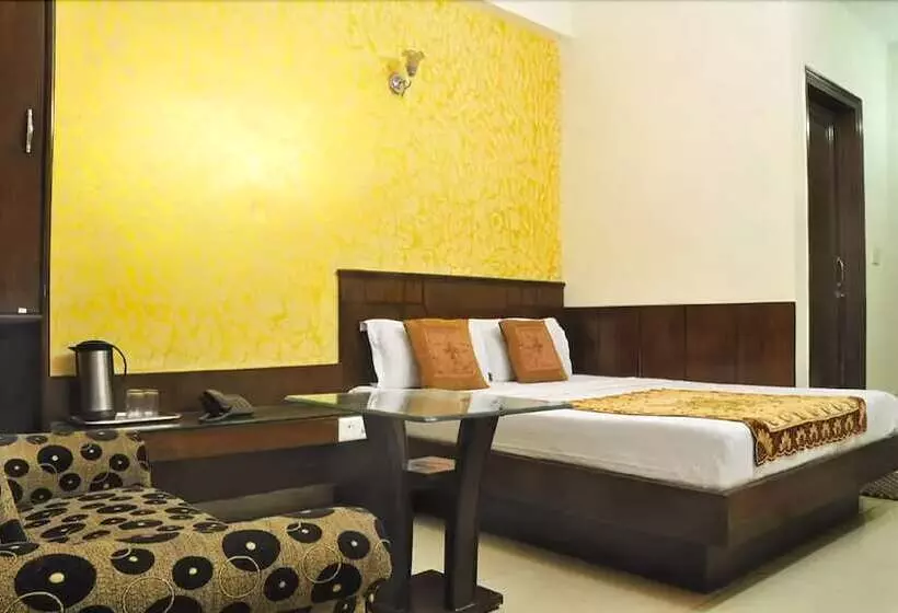 בית מלון כפרי Comfort Room Shiv Dev Int