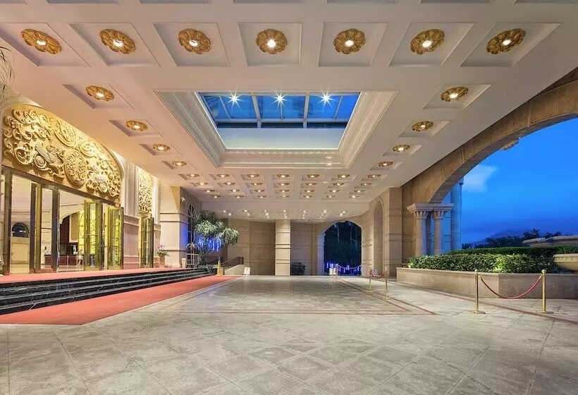 هتل Crowne Plaza Resort Sanya Bay, An Ihg