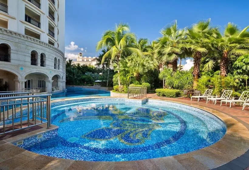 هتل Crowne Plaza Resort Sanya Bay, An Ihg