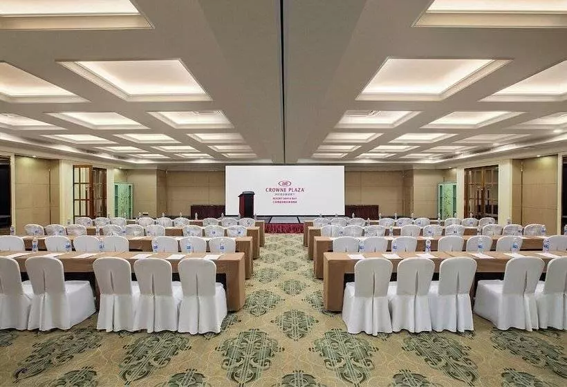 هتل Crowne Plaza Resort Sanya Bay, An Ihg