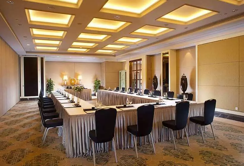 هتل Crowne Plaza Resort Sanya Bay, An Ihg