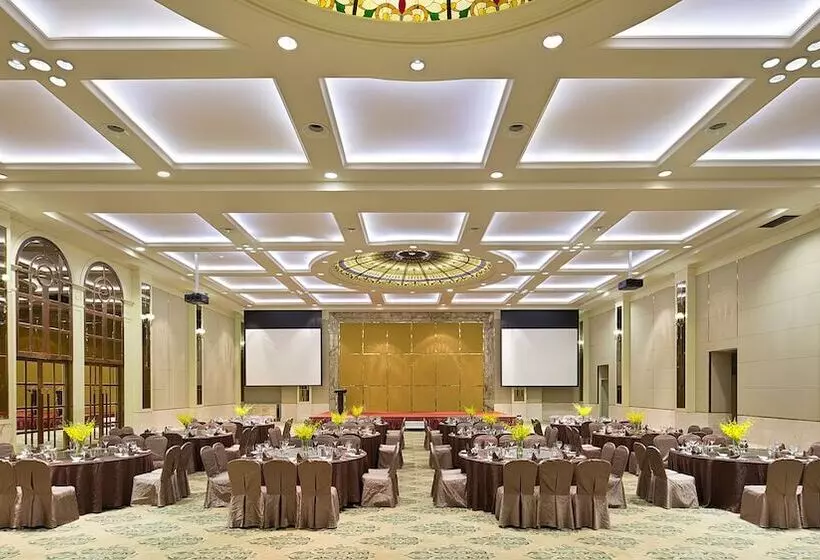 هتل Crowne Plaza Resort Sanya Bay, An Ihg