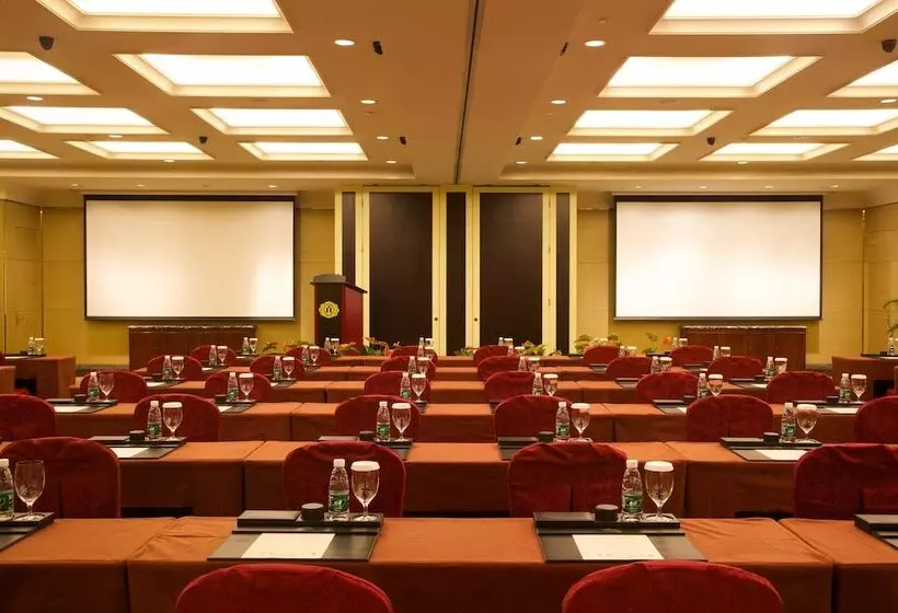 هتل Crowne Plaza Resort Sanya Bay, An Ihg