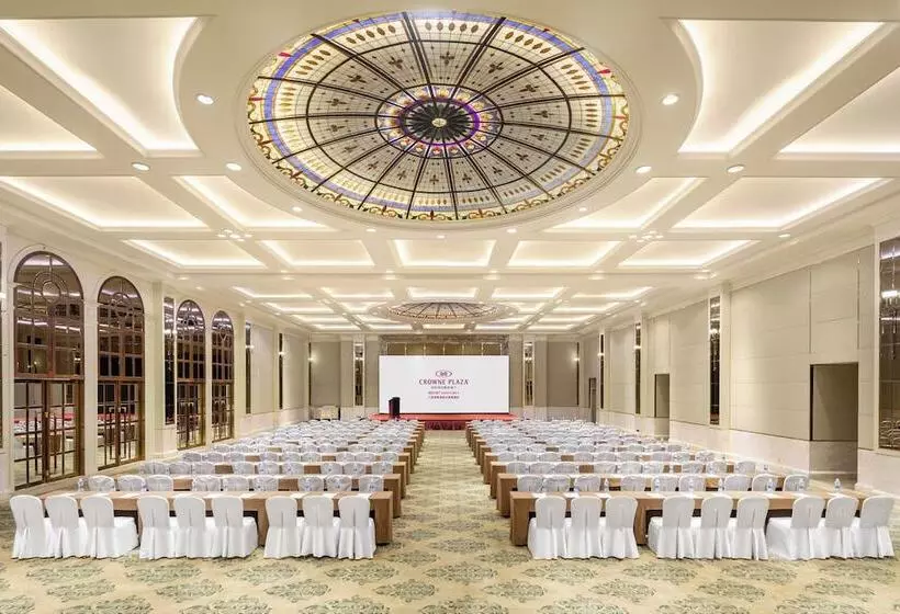 هتل Crowne Plaza Resort Sanya Bay, An Ihg