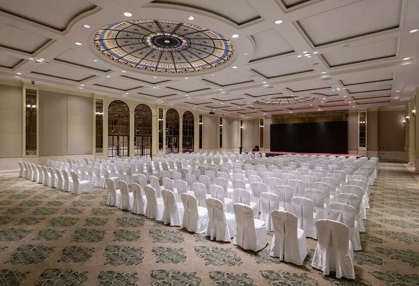 هتل Crowne Plaza Resort Sanya Bay, An Ihg