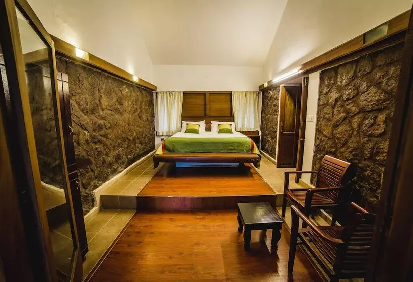 Hotel Deep Woods Resort