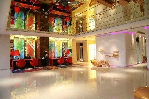 Отель East Lake International