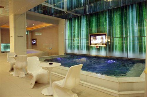 Отель East Lake International