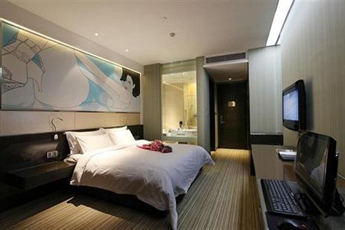 Отель East Lake International