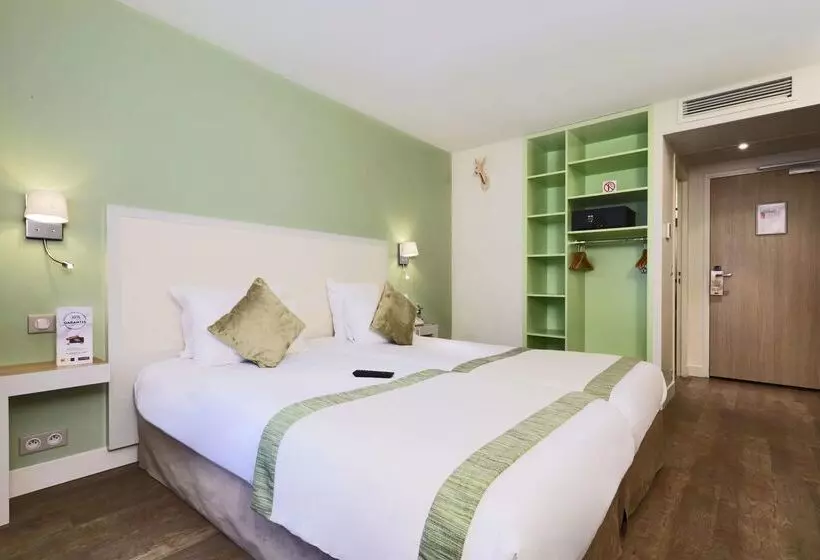 هتل Kyriad Paris 18  Porte De Clignancourt  Montmartre