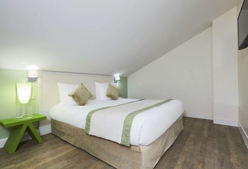 בית מלון כפרי Kyriad Paris 18  Porte De Clignancourt  Montmartre