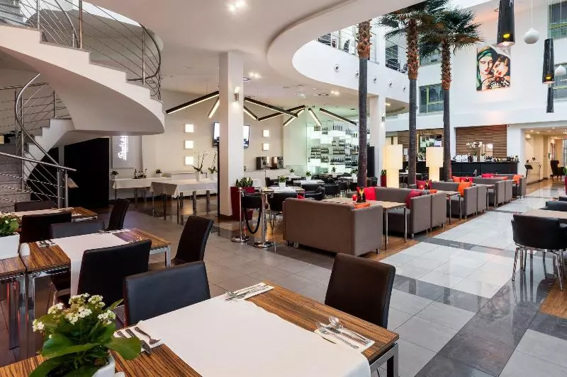 هتل Moderno Poznań