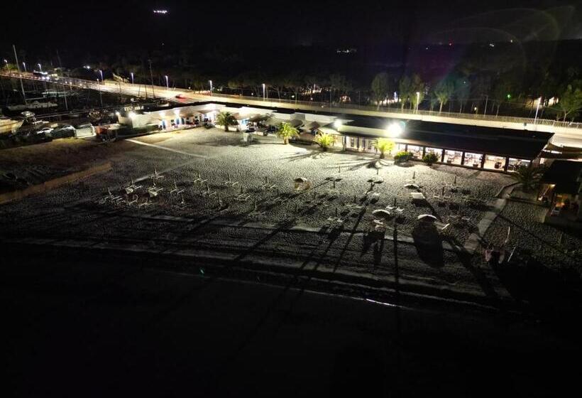 酒店 Vel Marì Rooms On The Beach