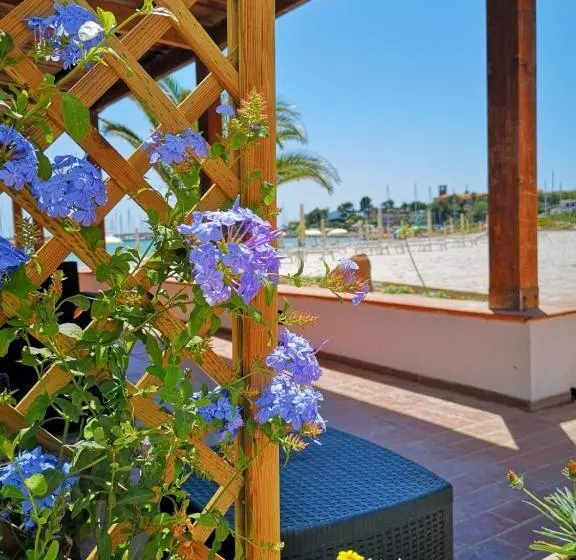 Hotelli Vel Marì   Rooms On The Beach