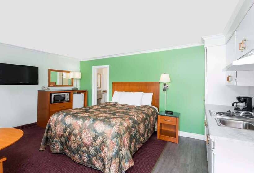 Мотель Knights Inn Arnprior