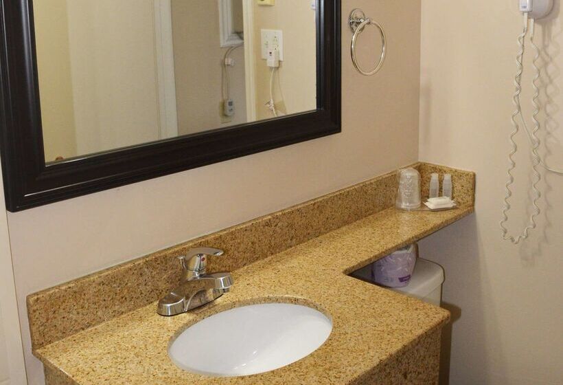 Мотель Knights Inn Arnprior