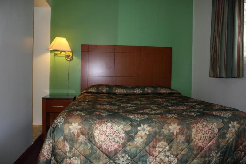 Мотель Knights Inn Arnprior