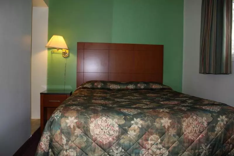 모텔 Knights Inn Arnprior