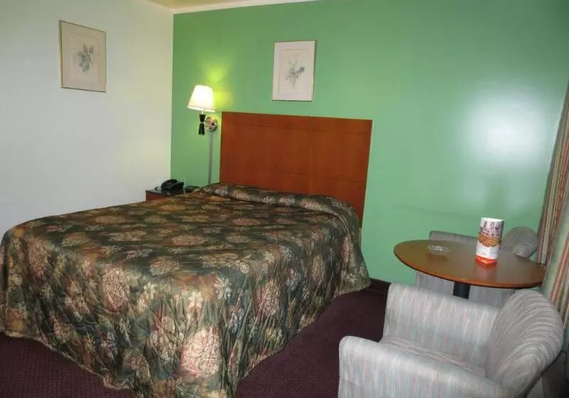 모텔 Knights Inn Arnprior