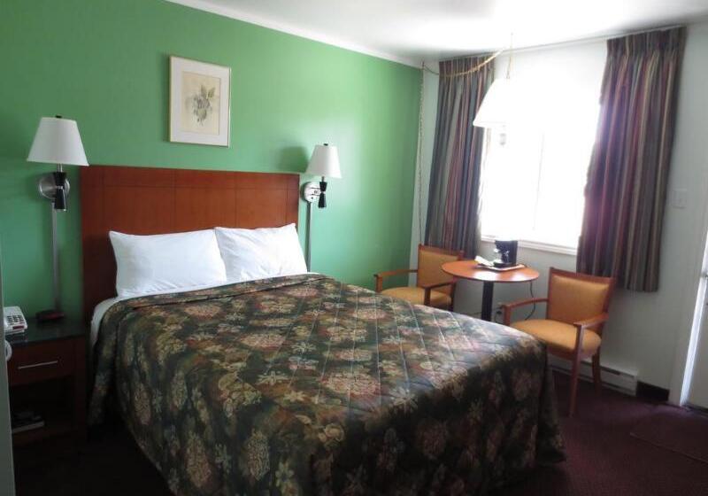 Мотель Knights Inn Arnprior