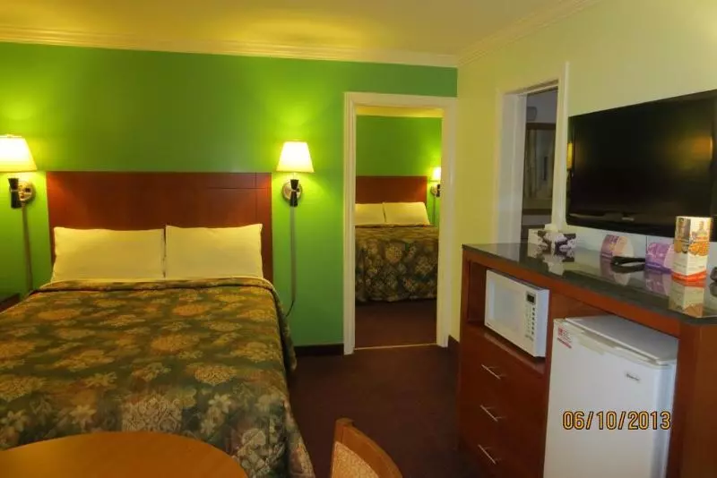 모텔 Knights Inn Arnprior