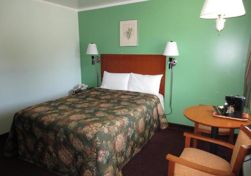 Мотель Knights Inn Arnprior