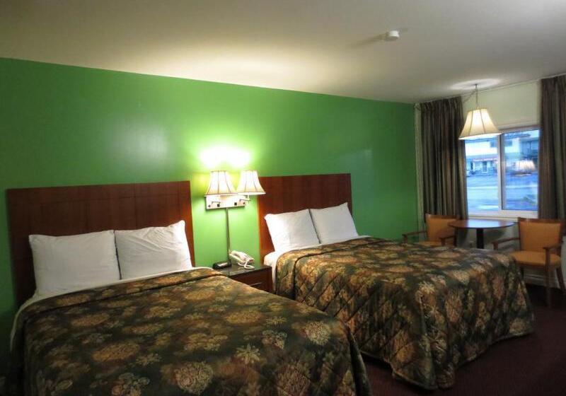 Мотель Knights Inn Arnprior