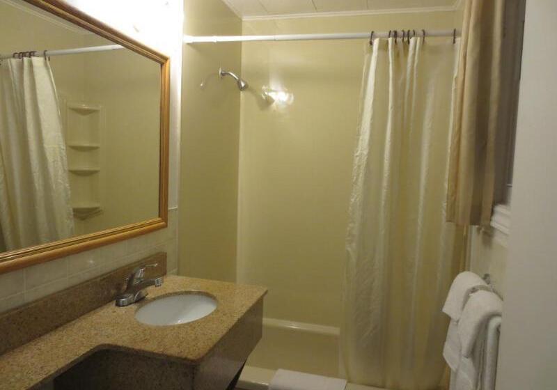 Мотель Knights Inn Arnprior