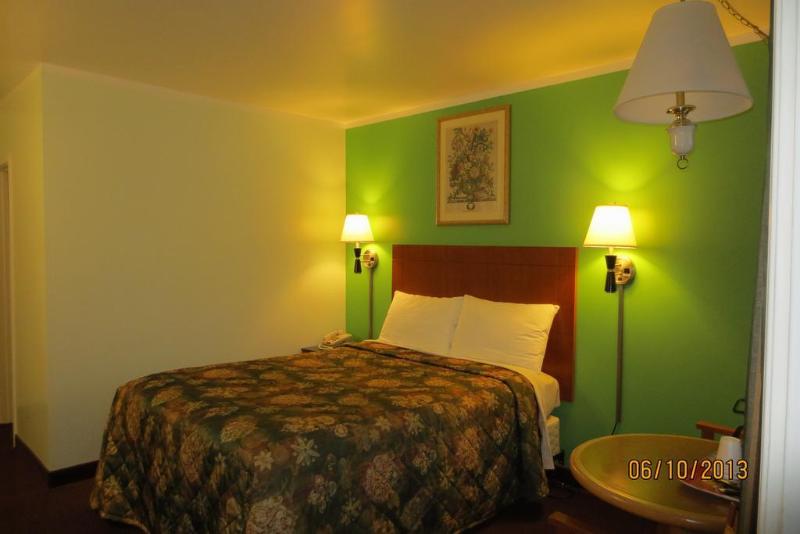 Мотель Knights Inn Arnprior