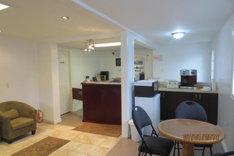 Мотель Knights Inn Arnprior