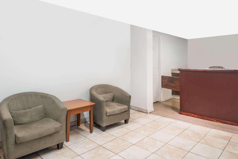 Мотель Knights Inn Arnprior