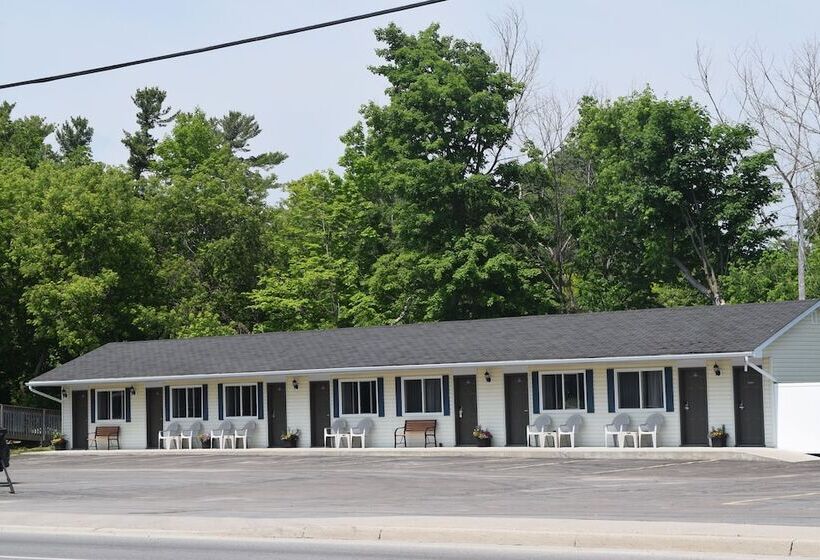 Мотель Knights Inn Arnprior