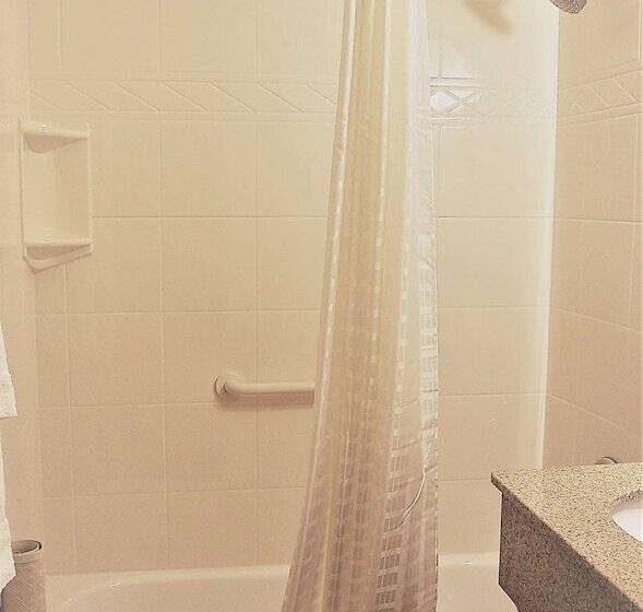 Мотель Knights Inn Arnprior