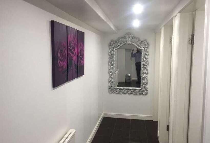 فندق Wool Merchant