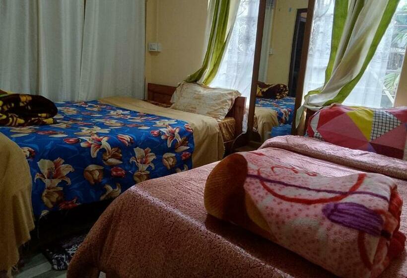 مبيت وإفطار Pt Khongknaw Guest House