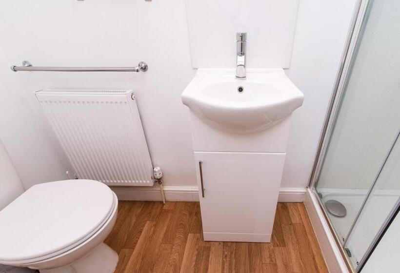 هتل The Linden Leaf Rooms