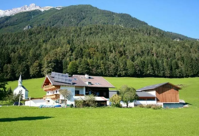 هتل Veitnhof Vomperberg