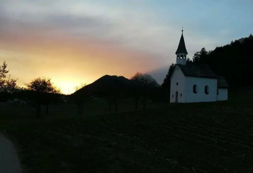 هتل Veitnhof Vomperberg