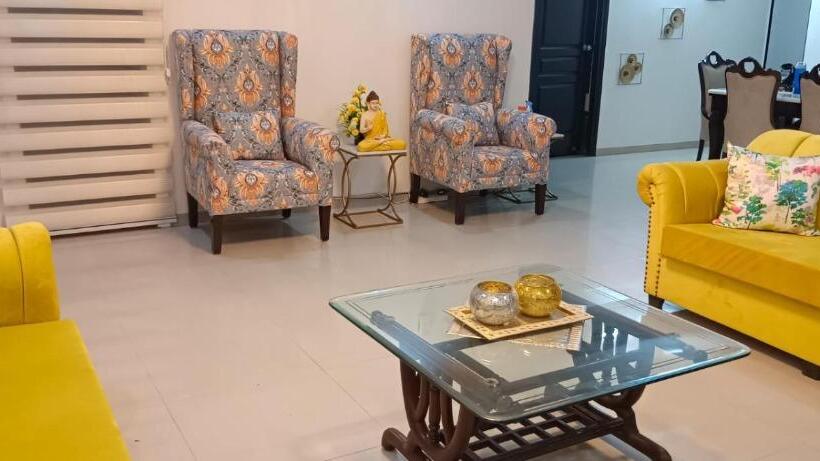 پانسیون The Palm Suites , Incredible North East Tourism , Couples & Family