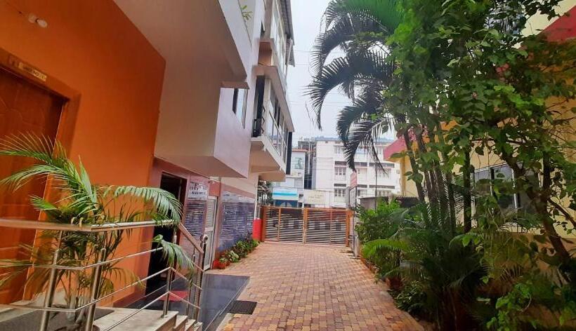 پانسیون The Palm Suites , Incredible North East Tourism , Couples & Family